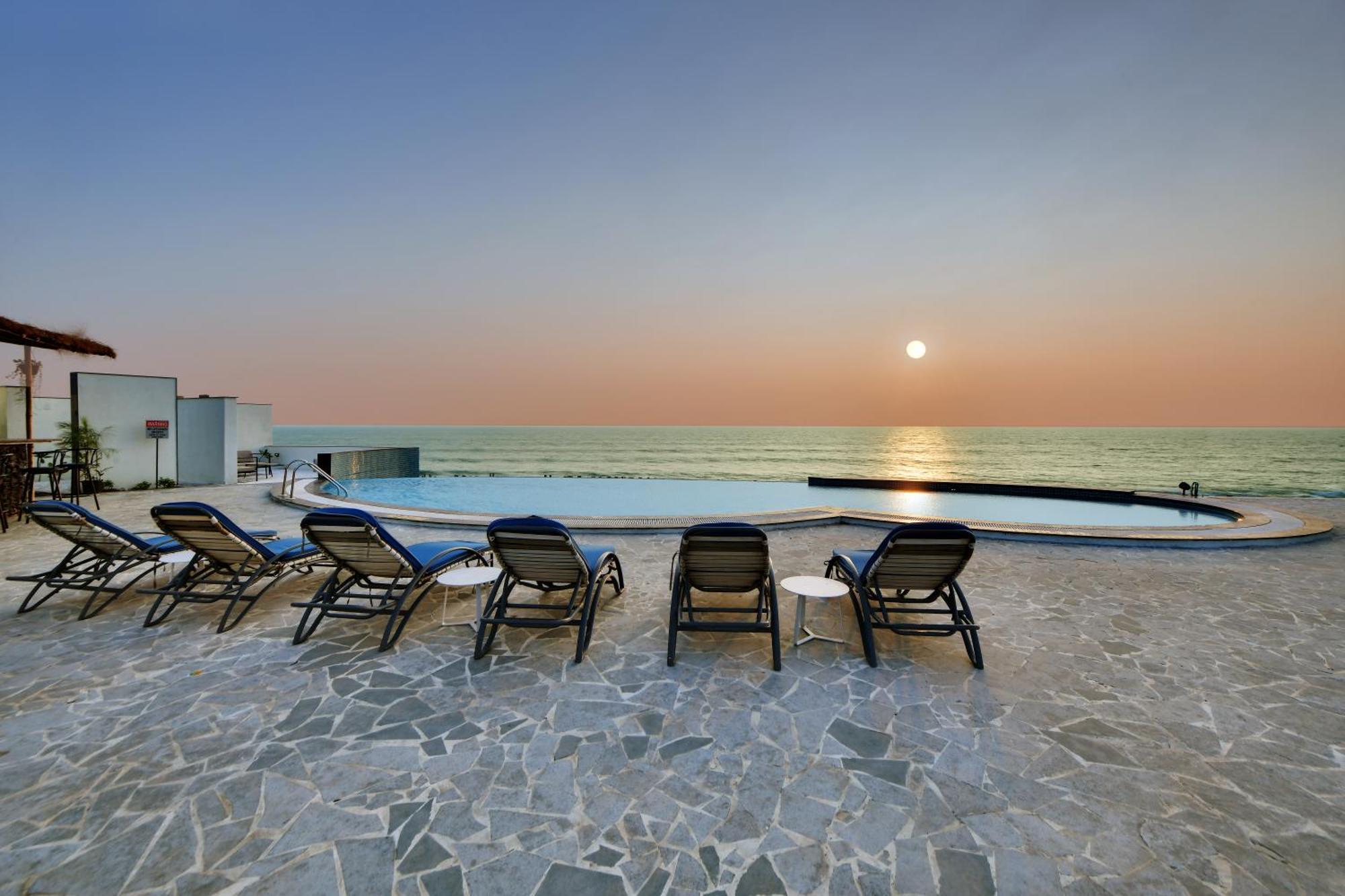 The Fern Leo Beach Resort , Madhavpur Porbandar Exteriör bild