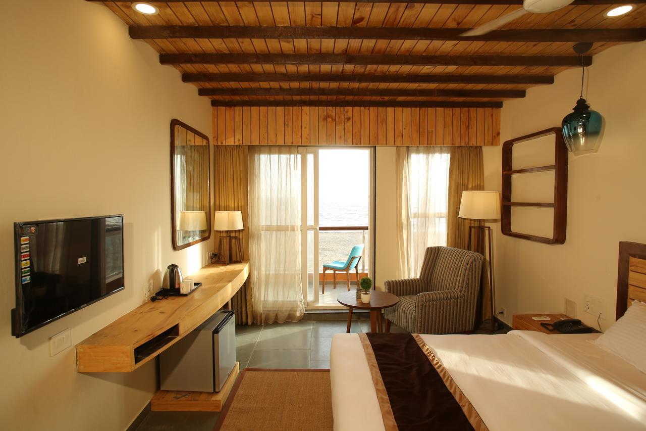 The Fern Leo Beach Resort , Madhavpur Porbandar Exteriör bild